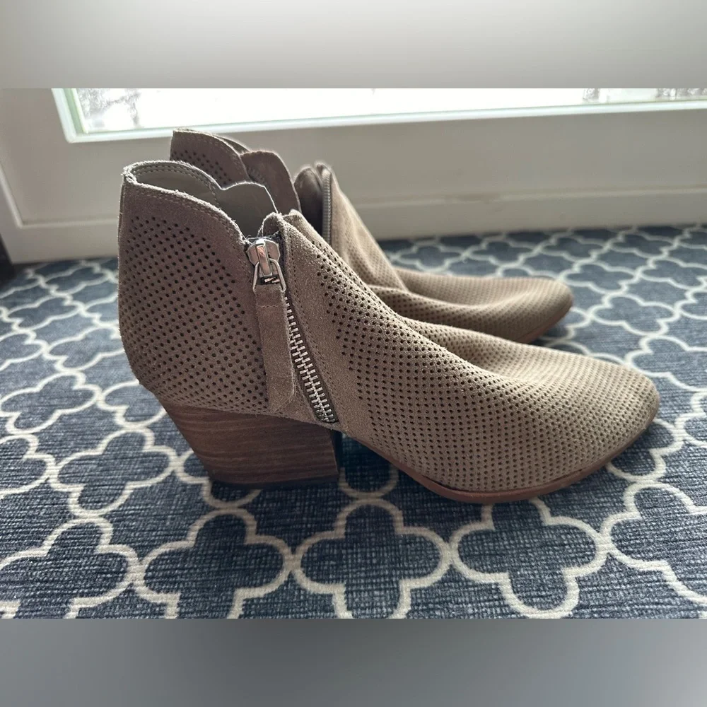 Vince Camuto Nethora Perforated Taupe Leather Ankle Boots- size 7.5